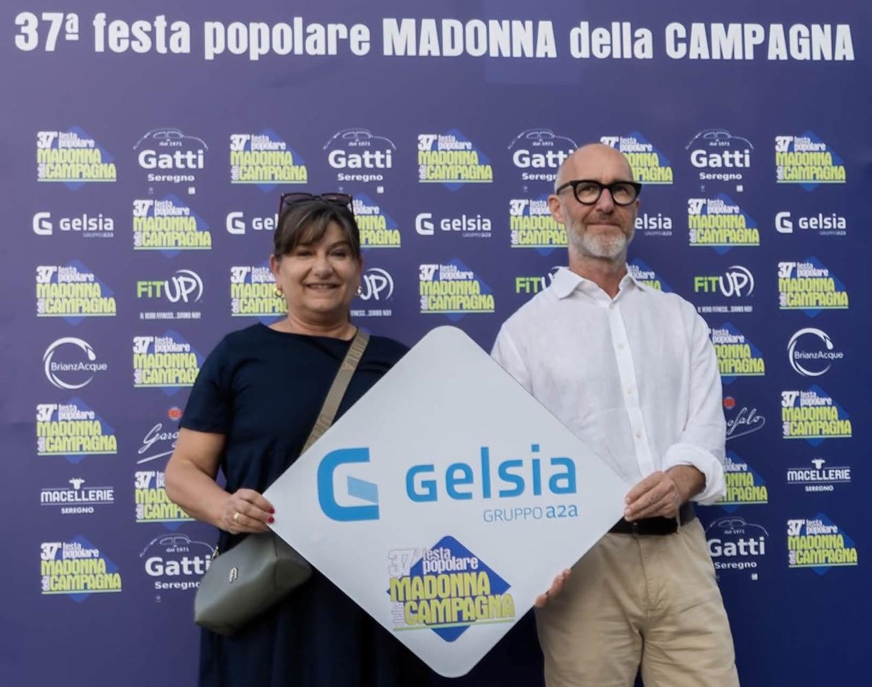 presidente di gelsia che tiene logo